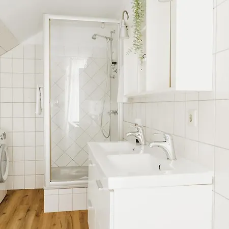 360 Grad & Bar מלון לייר