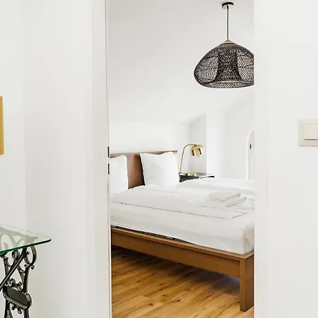 360 Grad & Bar מלון *