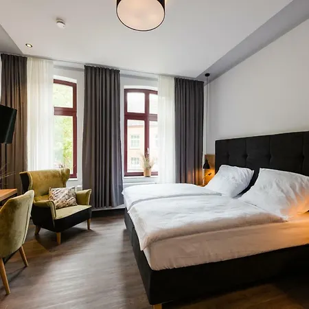 360 Grad & Bar Hotel *