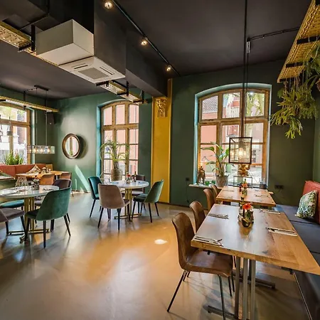 360 Grad & Bar מלון *