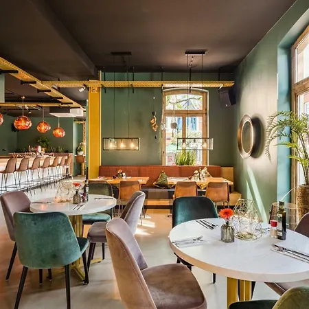 360 Grad & Bar לייר