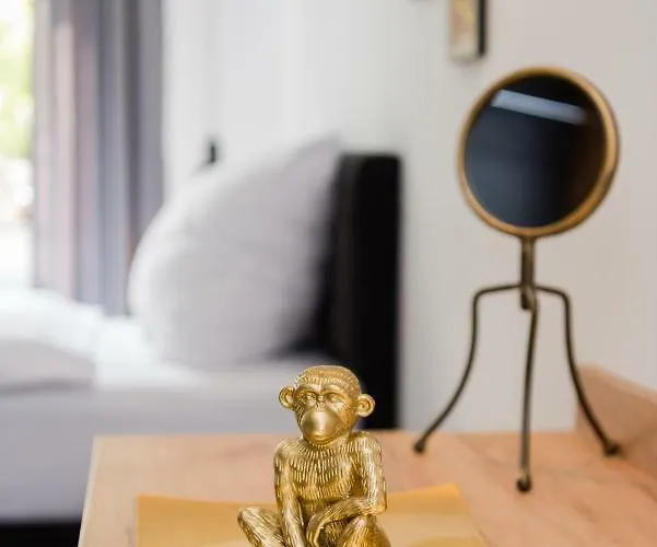 360 Grad & Bar * لير